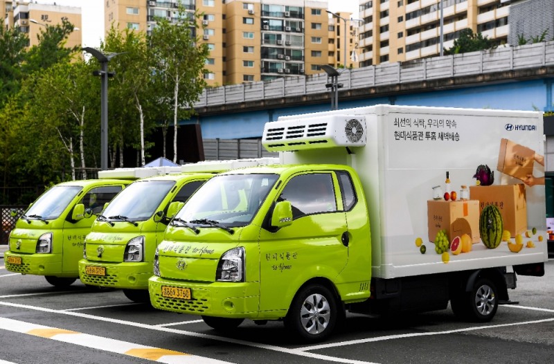 현대차그룹이 현대백화점, 콜드체인(저온유통체계) 물류대행사 팀프레시와 함께 전기트럭 기반의 차별화된 배송 서비스를 이달 말부터 10월까지 약 3개월 간 시범 운영한다고 18일(일) 밝혔다. / 사진 = 현대자동차그룹 제공