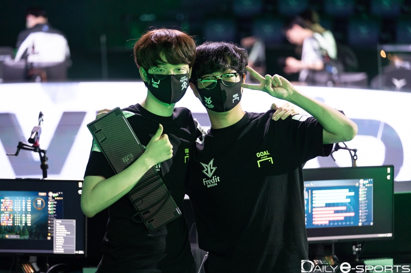 프레딧 브리온 '엄티' 엄성현과 '호야' 윤용호.