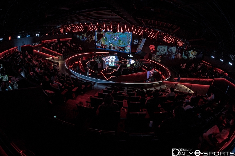 서울 종로구 그랑서울에 위치한 롤파크.