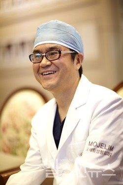 모제림성형외과황정욱원장