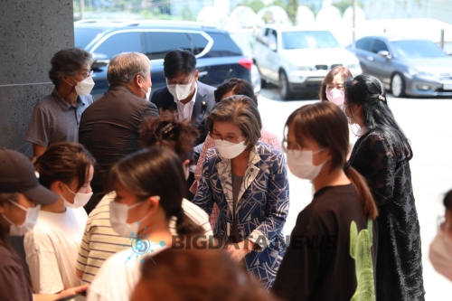 이낙연 후보 부인 김숙희 여사,영암소림학교 방문...애로사항 청취