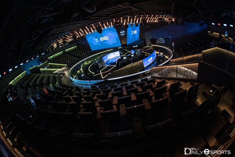 서울 종로구 그랑서울에 위치한 롤파크.