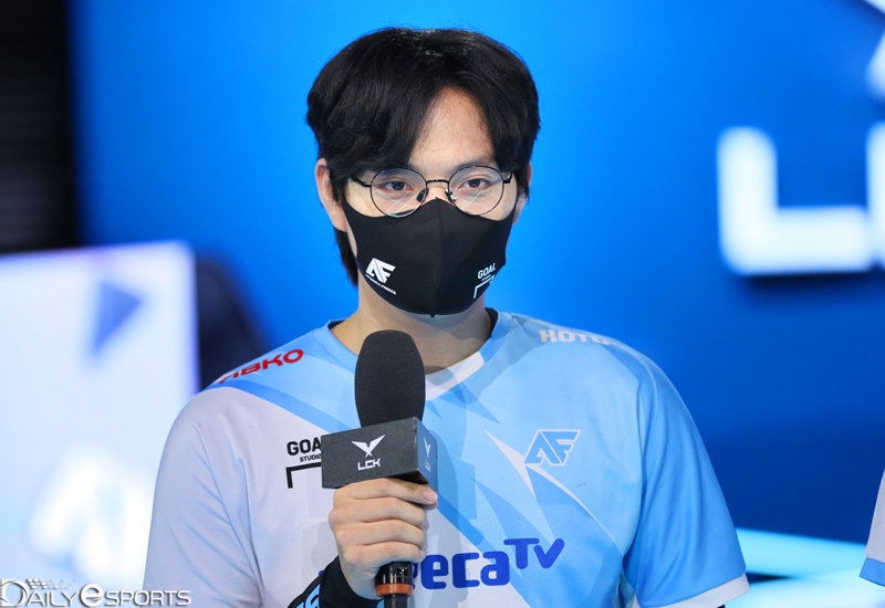 '플라이' 송용준.