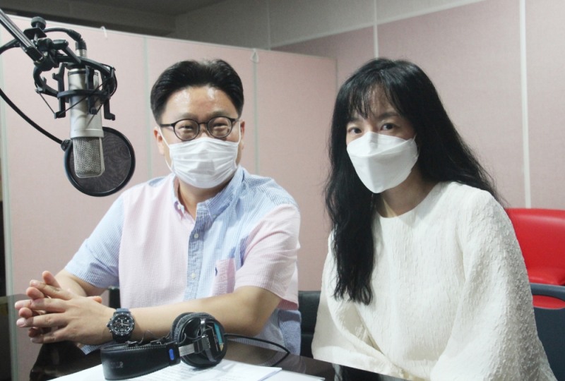 영상을 기획한 서경덕 교수와 내레이션을 맡은 배우 임수정