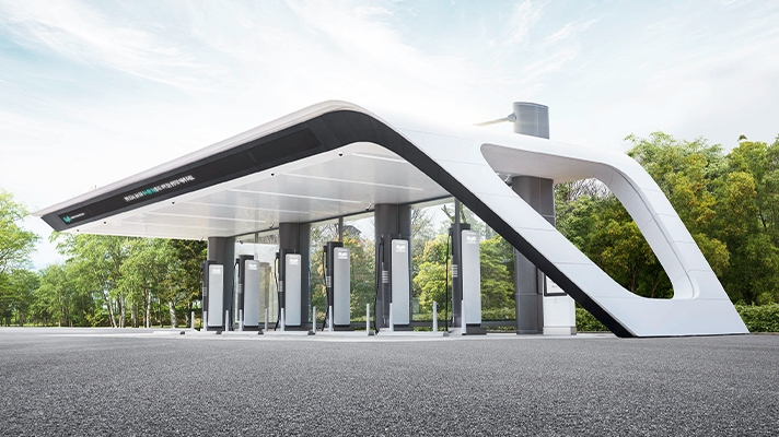 전국 고속도로 휴게소 12곳에 마련된 초고속 충전소 E-pit는 전기차 시장 확대에 큰 도움이 될 예정이다