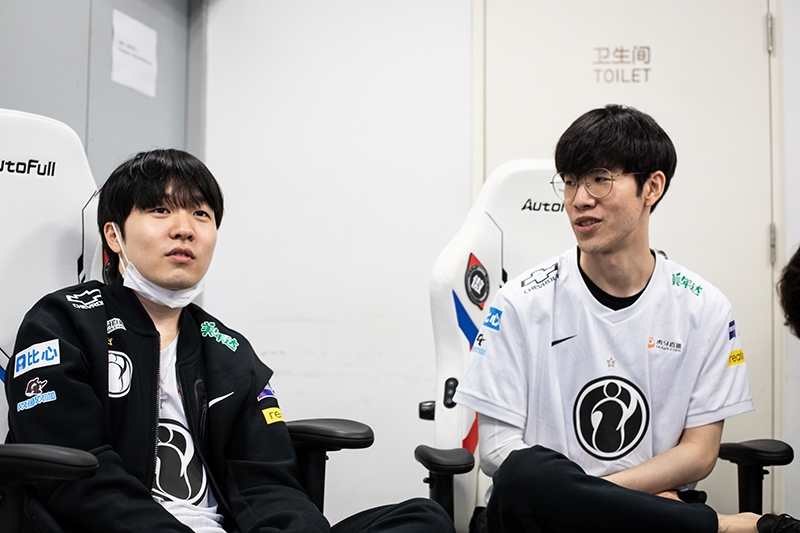 IG '루키' 송의진과 '더샤이' 강승록(Photo=LPL 官方)