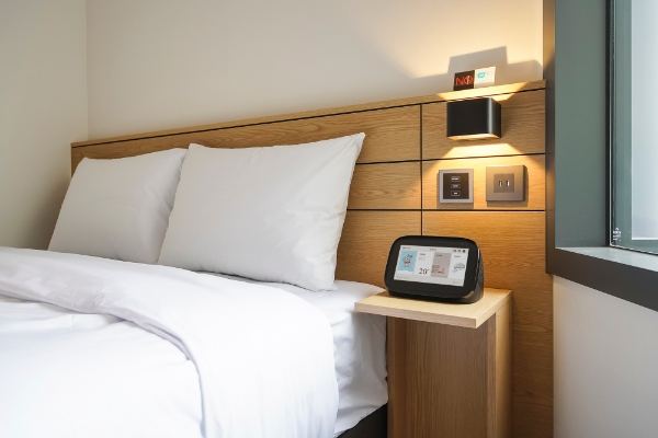 KT, '헨나호텔 서울 명동'에 AI호텔 서비스 선봬