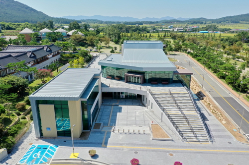2019년 국내 최초로 개관된 한국트로트가요센터 전경/사진=영암군