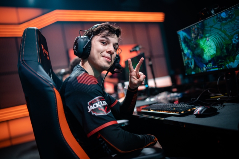 '아담' 아담 마나네(사진=프나틱 공식 SNS 발췌).