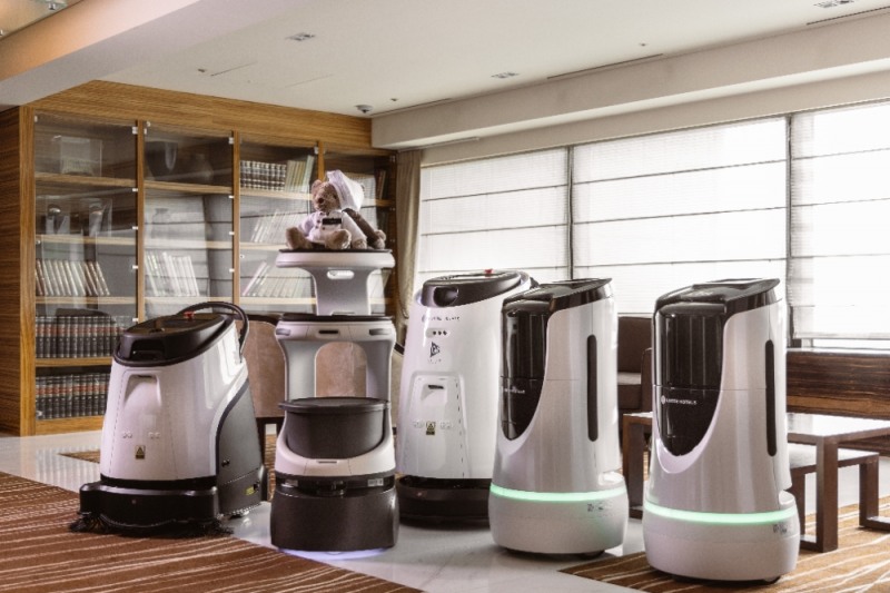 부산롯데호텔 로봇 전 부문에 도입