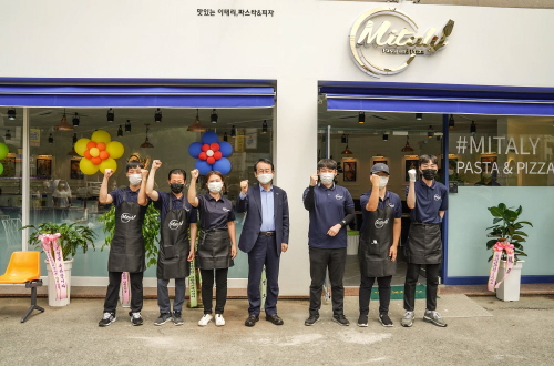 저소득층 청년의 자립 의지와 목포시, 목포지역자활센터의 지원으로 지난 12일 문을 연 이탈리아 음식점인 '미태리 하당점'/사진=목포시