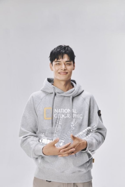 패션업계의 친환경 경영이 계속되고 있다. 효성티앤씨가 제작한 '리젠서울'을 재료로 한 의류 착용 모델/ 사진 제공 = 효성티앤씨