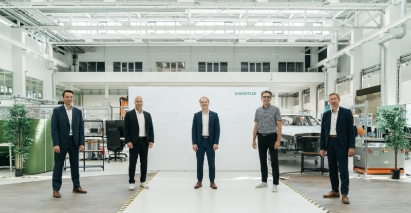 셰플러 AG의 최고운영관리자인 안드레아스 쉬크를 포함하여 아레나 2036(ARENA 2036) 협약식에 참가했다.