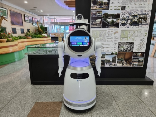 AI 자율주행로봇‘Cruzr(크루즈)’/사진=순천시