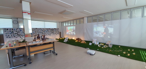 영암군과 문화창작소가 운영한 '청년 6주 살기' 프로젝트 사업을 성공적으로 마치는 '기가마을 전시회'가 지난 26일 도포면 황금들애권역센터에서 진행됐다/사진=영암군