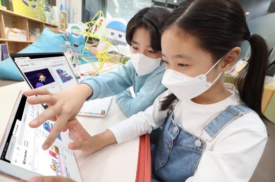 KT, AI·SW 교육 플랫폼 ‘KT AI 코딩블록’ 대규모 개편