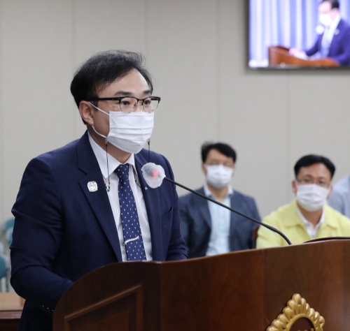 조옥현 의원(더불어민주당, 목포2)이 상임위서 발언하고 잇다/사진=전남도의회