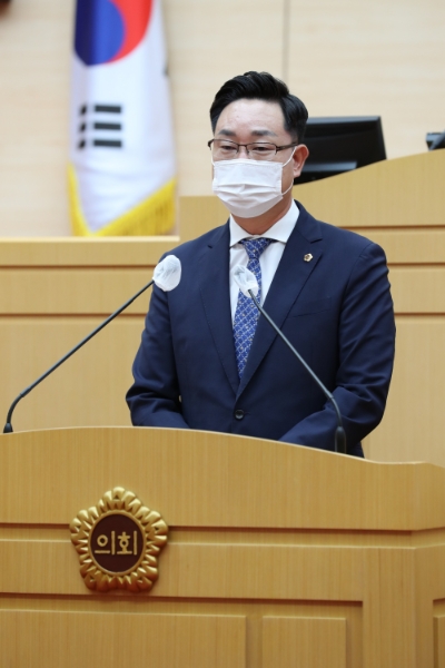 나광국 도의원(무안2, 더불어민주당) 도정질의 모습/사진=전남도의회