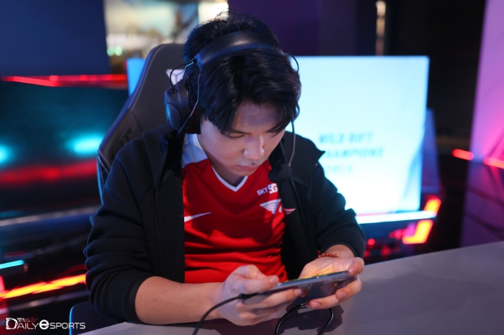 경기에 임하고 있는 '펭귄' 이경호.