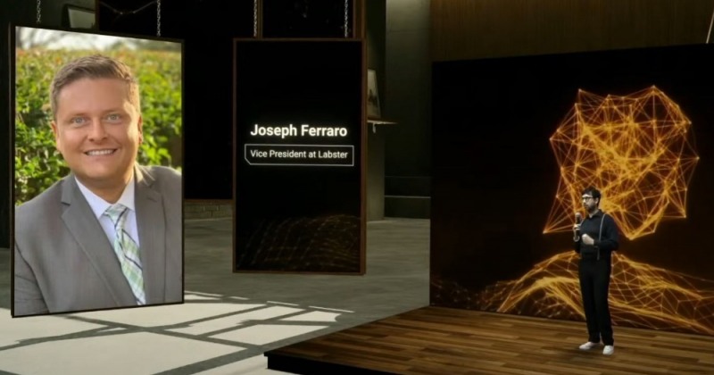 사회자 안드리아 비앙키 KAIST 교수가 Joseph Ferraro Labster社 부사장을 소개하는 장면. 사진=KAIST