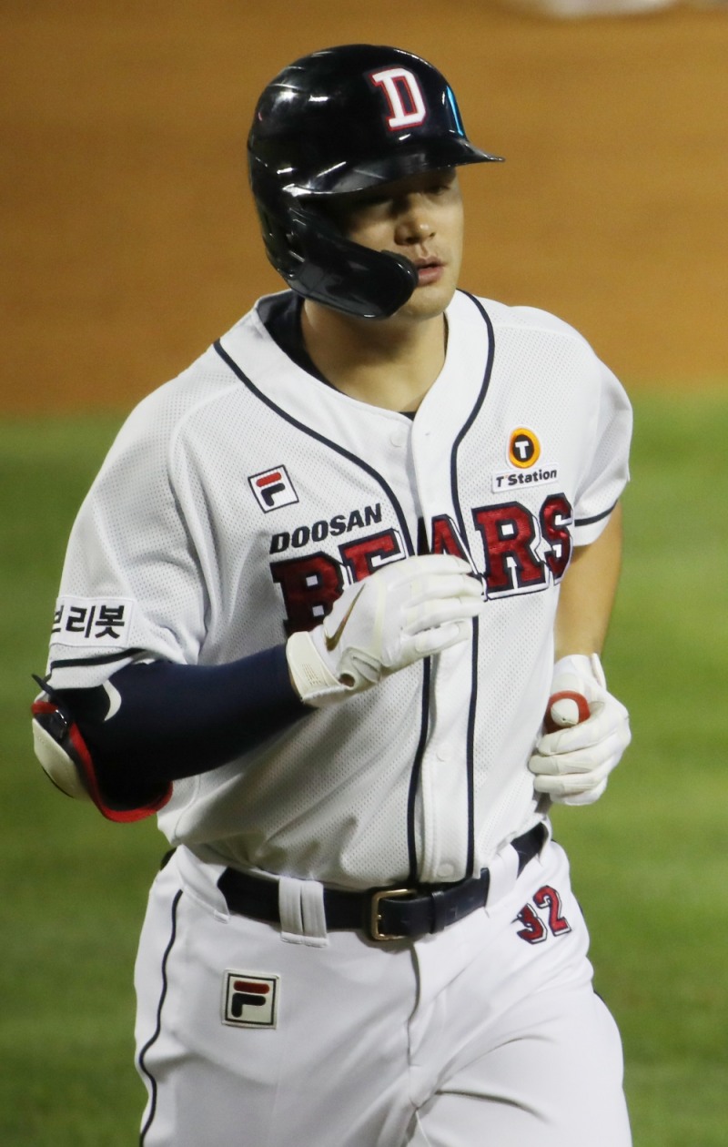 두산의 4번타자 김재환은 최근 9승 가운데 5차례나 결승타를 터뜨리며 승리를 이끌었다.