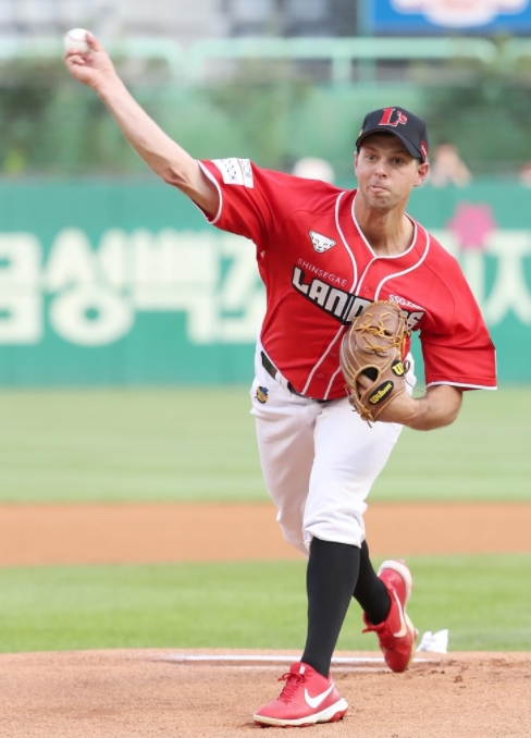 SSG는 가빌리오가 후반기들어 제몫을 해주고 있을뿐 전반적으로 투타가 언밸런스를 이루면서 7위까지 밀려났다.