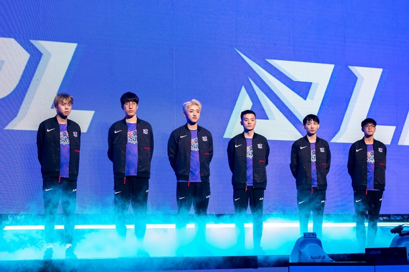 롤드컵에 참가하는 리닝 게이밍(Photo=LPL 官方)