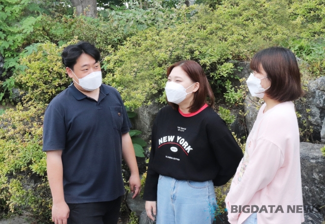 (왼쪽부터)박영욱 사원, 신다슬 사원, 정윤지 대리