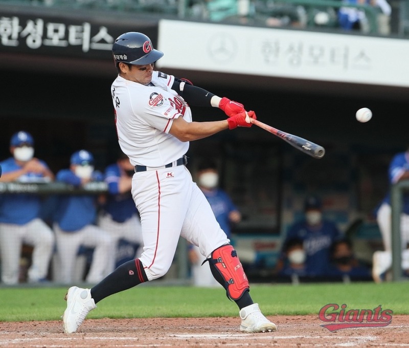 9월 막바지 9게임에서 무려 24개의 안타를 몰아치며 4년 연속 150안타를 넘어선 전준우