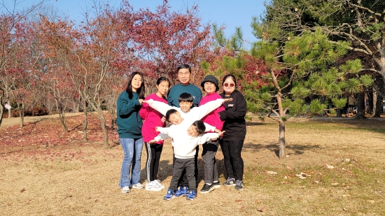 (자료 사진) 지난해 초록여행을 통해 가족여행을 즐기고 있는 고객