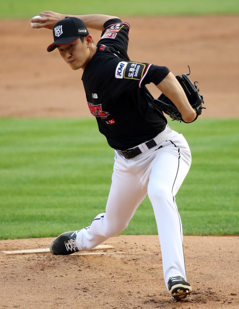 9월 MVP로 선정된 고영표