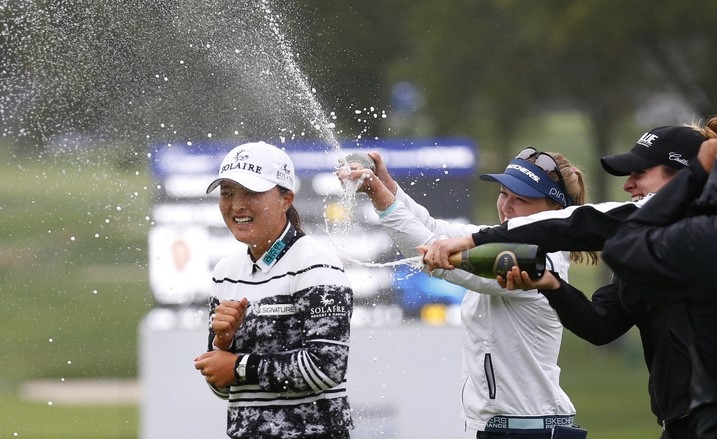 고진영이 11일(한국시간) 미국 뉴저지주 웨스트 콜드웰 마우닌 리지 컨트리클럽에서 열린 LPGA 투어 '코그니전트 파운더스컵'에서 최종합계 18언더파 266타로 우승을 차지했다.