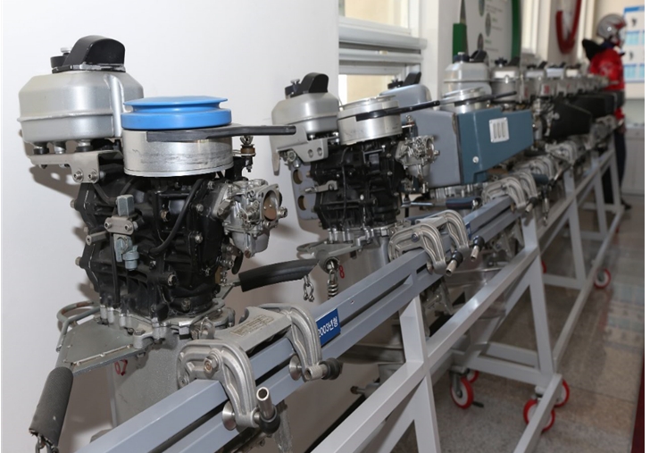 2003년형부터 최근까지 모터의 전시 모습(경정훈련원)