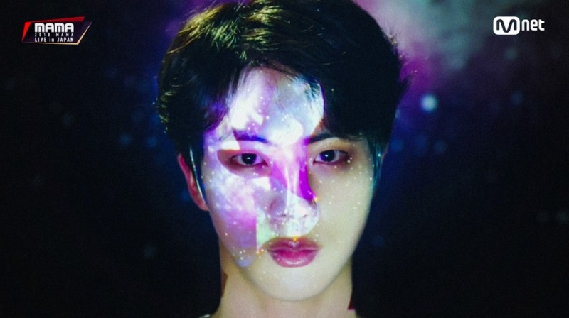 2018년 MAMA(Mnet Asian Music Awards) 중 BTS 멤버 '진' 프로젝션 맵핑. / 사진=닷밀