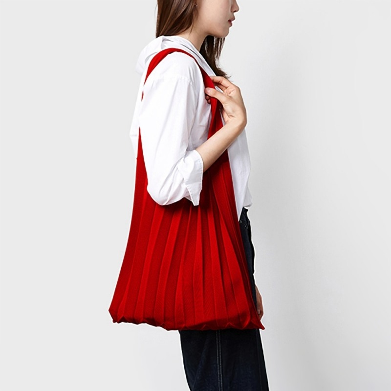 빈폴과의 협업으로 탄생한 플리츠마마의 첫 니트백