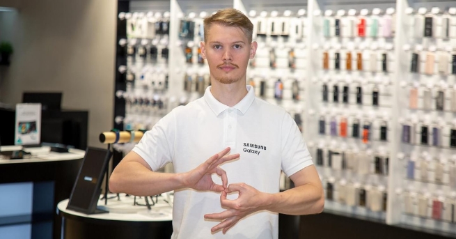 삼성전자, 전 세계 주요 국가 청각 장애인 위한 '수어 상담 서비스' 확대