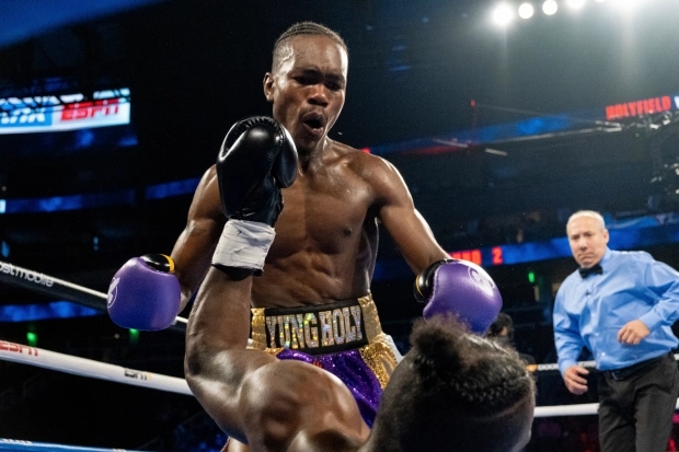 스탠포드를 KO시킨 전 챔피언 홀리필드의 아들 에반 홀리필드(사진출처=AP)