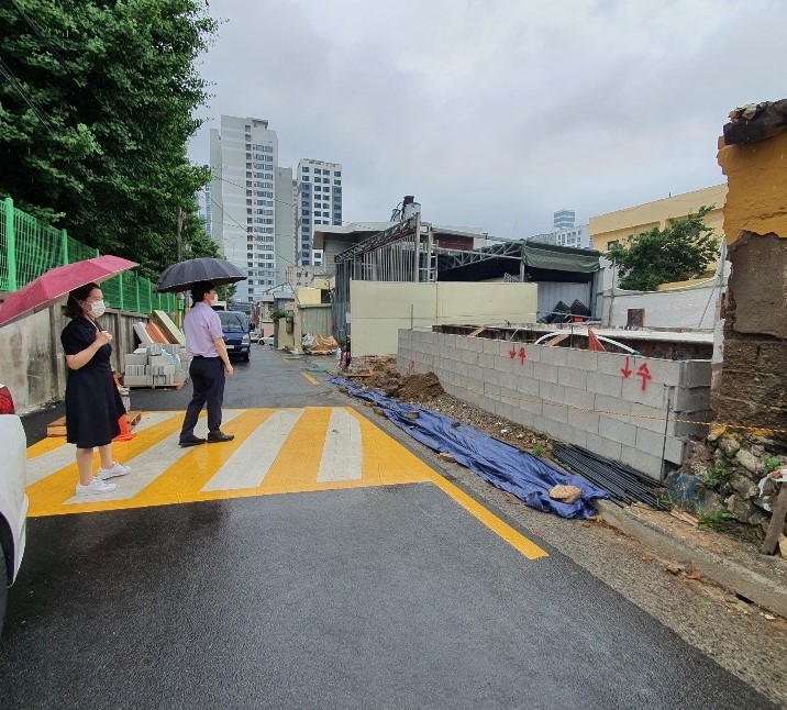 부산남부교육지원청, 학교주변 공사장 통학로 현장 점검 실시