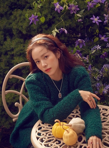 ▲ 골든듀 2021 F/W ‘지베르니 포 시즌스 컬렉션’ X 한지민 화보