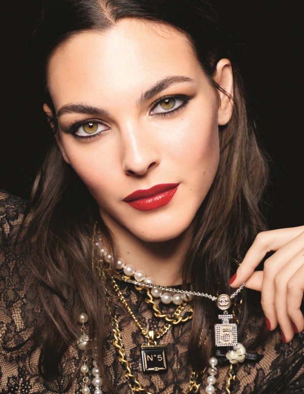 샤넬, 2021 홀리데이 메이크업 컬렉션 출시