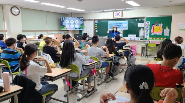 푸른 코끼리 찾아가는 예방 모습