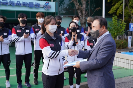 사진 제공 = 제너시스BBQ