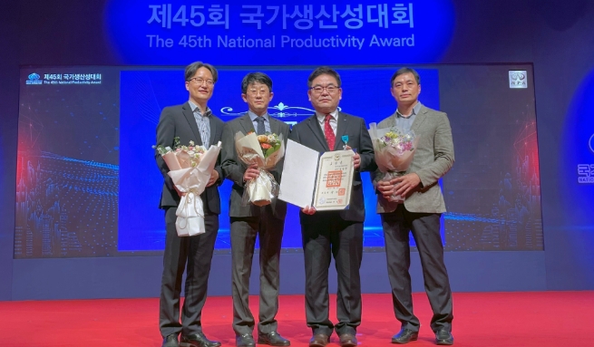 두산산업차량 심방유 전무(왼쪽 세 번째)