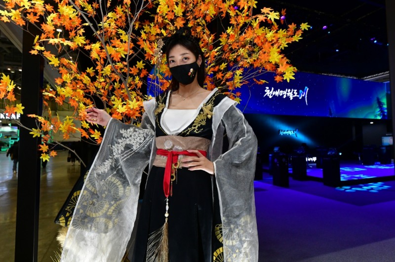 '천애명월도M' 부스걸의 아름다운 자태.