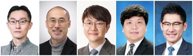 (왼쪽부터 서울대 김지훈 교수, 고려대 안지훈 교수, 포스텍 이장식 교수 카이스트 황성주 교수, 서울대 박정원 교수)/사진 제공 = 삼성전자