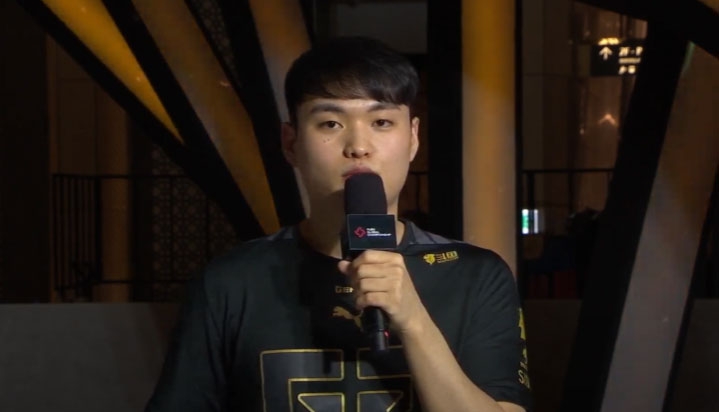 PGC 2021 위클리 파이널에 진출한 뒤 인터뷰를 하고 있는 젠지의 '피오' 차승훈(사진=중계 화면 캡처).