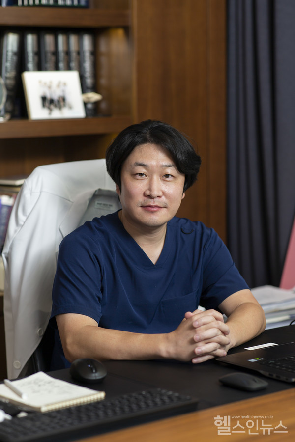 이을성형외과의원김승찬대표원장