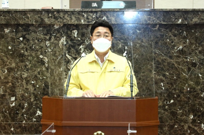 엄태준 이천시장이 1일 시의회에서 시정연설을 통해 민생안정과 일상회복등 6가지 정책을 제시했다.이천시 제공
