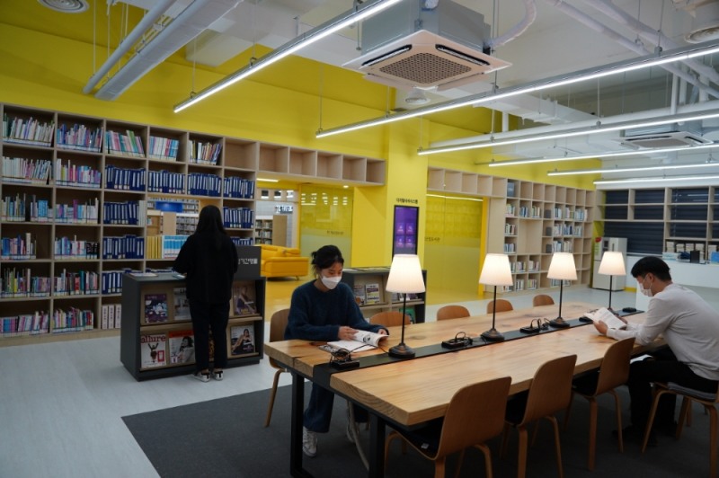 해남군립도서관 종합자료실 (사진제공 = 해남군)