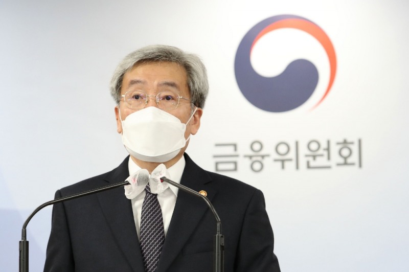고승범 금융위원장이 3일 오전 서울 종로구 정부서울청사에서 열린 21년 금융위원장 송년 출입기자단 간담회에 참석해 발언하고 있다. (공동취재사진)